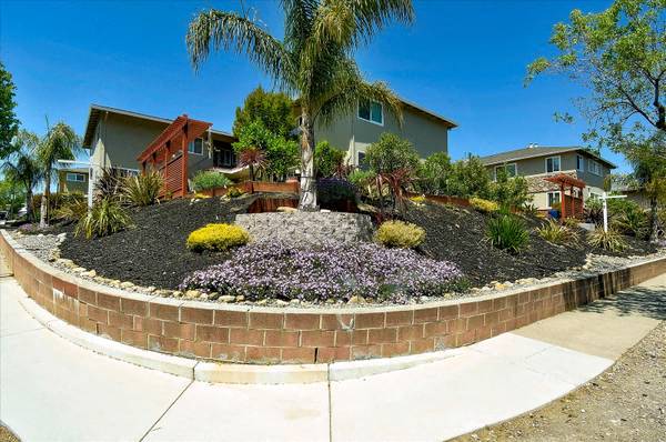 115 Towne Terrace photo 2